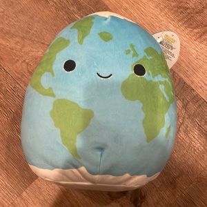 Roman the Earth Squishmallow